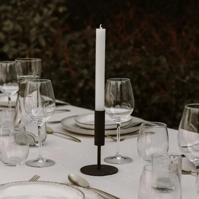 Tafeldecoratie tafelstyling kandelaar kaarsenhouder diner chique 21 diner huren bruiloftstyling bruiloftdiner