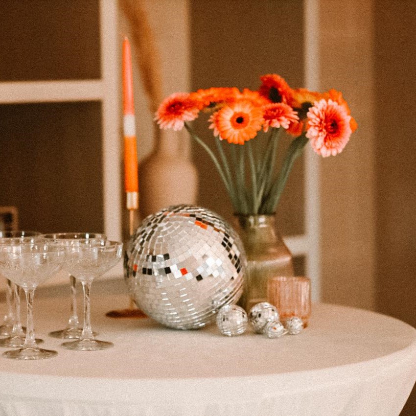 discoballen set te huur 21 diner styling decoratie disco thema bruiloft party