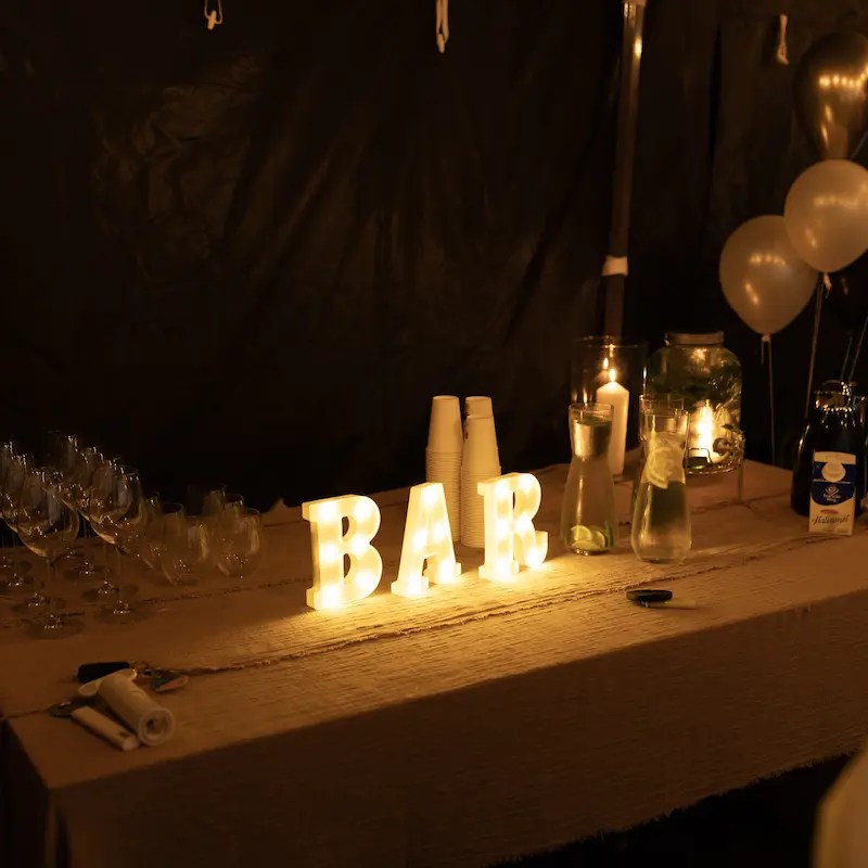 lichtletters bar decoratie bruiloft 21 diner feest party birthday